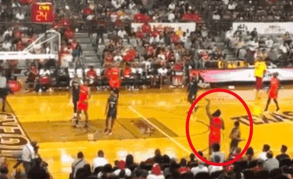  克莱蒙保级生死战告捷，主场球迷沸腾欢呼